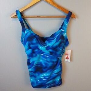 Land's End tankini swim top Ladies size 6 long tanki swim top